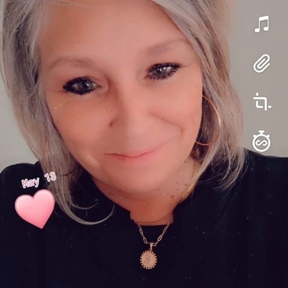 Meet your Posher, Emily - Picture 1 of 1